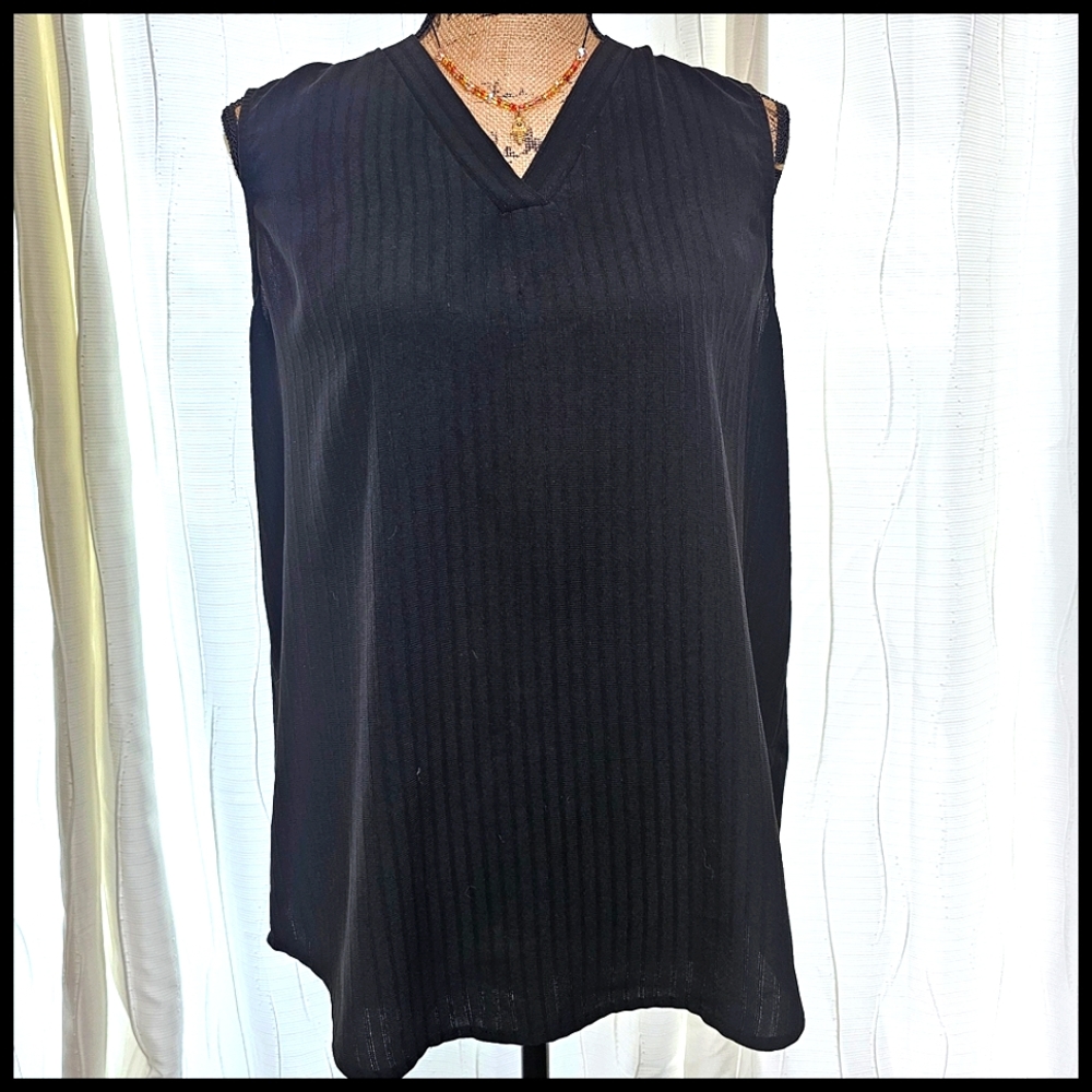 Adrianna Papell Black Sleeveless Blouse in Size Large